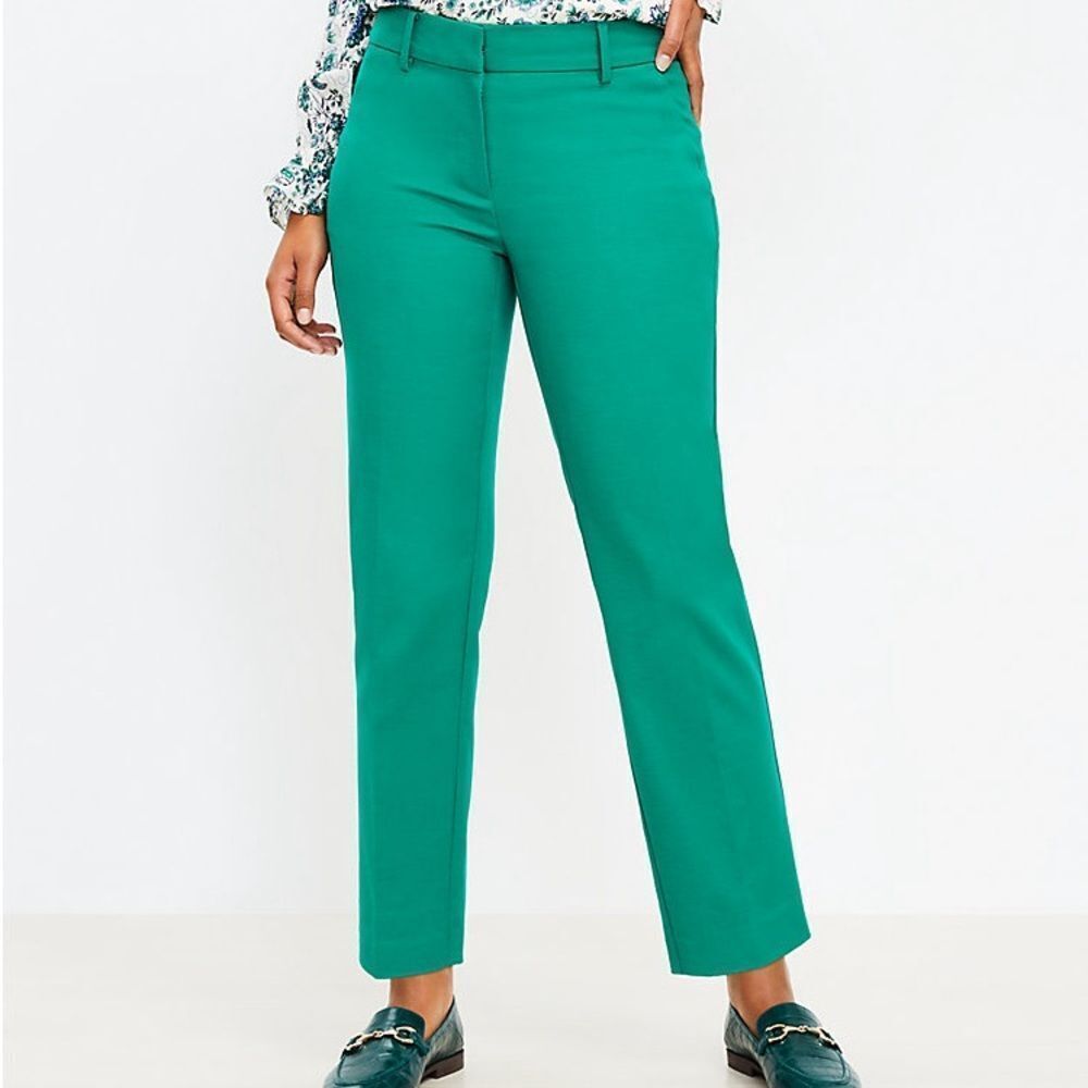 Loft curvy Riviera Capri pants Kelly green size 6